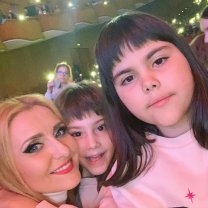 Relația ei cu Raisa și Carolina este una specială