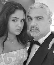 Fata seamănă foarte tare cu tatăl ei