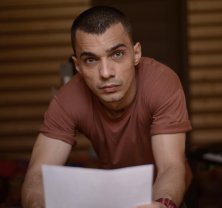 Vescan a fost nevoit să muncească la o benzinărie