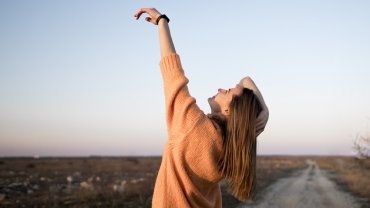 1. Transmite energie pozitivă în Univers