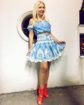 Este o celebră prezentatoare TV în Republica Moldova