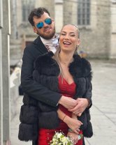 A pus bazele unei clinici împreună cu soția sa
