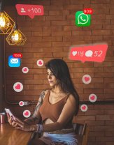 Încă se urmăresc pe social media