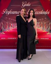 Duo-ul mamă-fiică a făcut furori la Gala Performanței & Eleganței