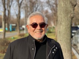 Artistul își amintește că viața peste hotare nu a fost deloc ușoară