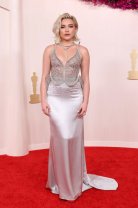 Florence Pugh în Del Core