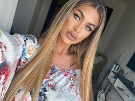 Părinții Larisei, ispita de la Insula Iubirii, s-au despărțit când ea avea 9 ani