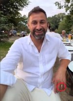 Sunt căsătoriți și urmează să devină părinți