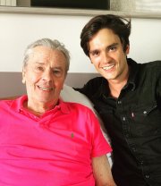 Ultimele imagini cu Alain Delon alături de fiul cel mic, Alain-Fabien Delon
