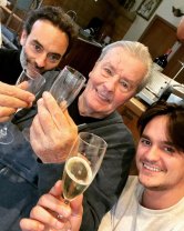Ultimele imagini cu Alain Delon alături de băieții săi, în 2021, când actorul a împlinit 86 de ani