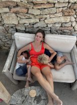 Adela Popescu a fost în vacanță, la mare, cu băieții ei și cu părinții