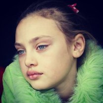 Adina Asăvoaiei este cunoscută drept „păpușa de la Glina”