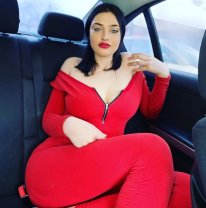 Adina Asăvoaiei are aproape 18 ani