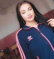 Adina Asăvoaiei este model internațional