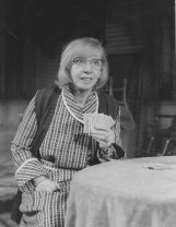 Clody Bertola, „artistocrata" scenei din România. A avut trei căsnicii la activ, a jucat in Ciulinii Baraganului