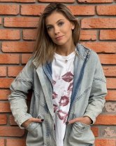 Andreea Ibacka s-a făcut șatenă după o viață de blond