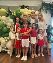 Valentina Pelinel și Cristi Borcea formează o familie numeroasă alături de ceilalți copii ai afaceristului