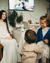 Smaranda, fetița lui Codin Maticiuc, s-a jucat cu băiețelul lui Theo Rose la nunta acesteia