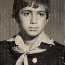 Chef Scărlătescu a crescut singur, fără părinți și era în clasa a V-a când a rămas în grija bunicii