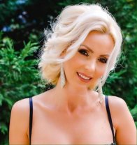 Adriana Bahmuțeanu continuă seria de acuzații extrem de grave, acum la adresa văduvei lui Silviu Prigoană. Ce cerințe are?