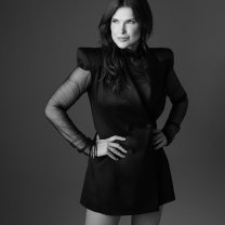 Monica Bîrlădeanu are o relație specială cu divinitatea. Ce mănâncă acum, în postul Crăciunului? Care este secretul siluetei ei?