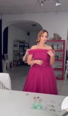 Andreea Marin a împlinit 50 de ani și s-a fotografiat în rochii și fuste colorate