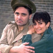 Tony Slattery, unul dintre cei mai cunoscuți actori britanici a murit la 65 de ani lăsând în urmă o importantă moștenire artistică