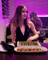 Irina Columbeanu a împlinit 18 ani. A sărbătorit fără familie, la un restaurant de lux, unde a apărut cu o geantă nouă de zeci de mii de euro. A postat imagini de la ziua ei pe rețelele sociale