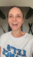 Cum arată Andreea Marin fără pic de machiaj. Nu se ferește să-și arate vârsta și nu este adepta operațiilor estetice. S-a filmat în timp ce alerga pe bandă