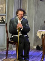 Marius Manole, luat cu salvarea direct de la teatru. Actorul muncește până la epuizare. A recunoscut că are un program foarte încărcat