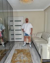 Prima reacție a lui Cătălin Dobrescu după ce Oana Radu l-a acuzat că-i cerea "taxă pe kilogram" în timpul căsniciei lor. A spus că vedeta ar fi în depresie