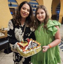 Fiica Oanei Roman a împlinit 11 ani. Isa este o adevărată domnișoară acum și deja își însoțește mama la evenimente. A avut tort de ziua ei