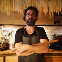Cum arată casa de la țară a lui Dan Bordeianu. Are un mic colț de Rai la Brănești, de care se ocupă personal. Este pasionat de gătit