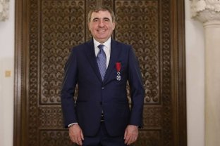 Gheorghe Hagi a fost decorat cu "Steaua României", cea mai înaltă distincție a țării, în grad de cavaler pentru întreaga carieră