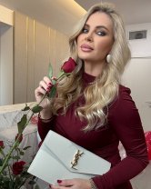 Are sau nu operații estetice? Andreea Bănică este extrem de mândră de felul în care arată la aproape 50 de ani. Nu a lăsat-o soțul să-și opereze sânii