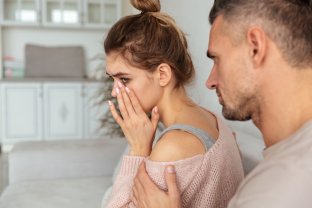 Îi este frică să nu rănească persoana iubită cu sinceritatea de care dă dovadă