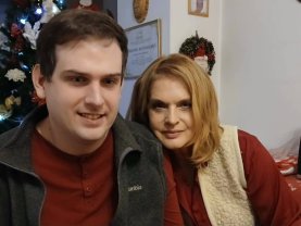 În ciuda vieții grele, Manuela Hărăbor arată impecabil la peste 50 de ani. Care îi este secretul