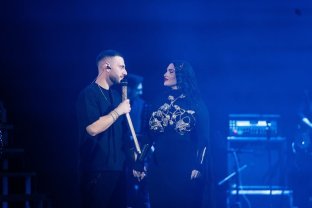Oana Radu s-a căsătorit în secret? Postarea care a pus pe jar fanii și i-a făcut să-i ureze "casă de piatră". Bărbatul se mândrește când urcă alături de ea pe scenă