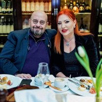 Cine este Iulia, femeia care îi stă alături lui Piedone de 37 de ani. Ce spune șeful ANPC despre soția lui pe care a cunoscut-o la restaurantul în care au lucrat amândoi