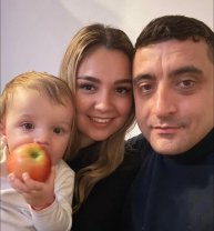 Ce mare a crescut băiețelul Ilincăi cu George Simion. Micuțul Radu este leit mama lui. Cei doi părinți nu se feresc să publice imagini cu el în online