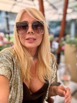 Dana Săvuică a fost soacră mică! Primele imagini de la nunta de vis a fiicei sale, Julie. A fost soacră la 55 de ani
