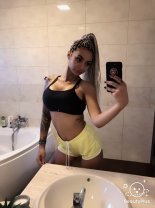 Cum arăta Naba Salem, ispita de la Insula Iubirii 2025, înainte de operațiile estetice. Imagini de dinainte să ajungă una dintre cele mai hot prezențe de la televizor. Nu avea buzele mărite