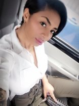 Cum arăta Naba Salem, ispita de la Insula Iubirii 2025, înainte de operațiile estetice. Imagini de dinainte să ajungă una dintre cele mai hot prezențe de la televizor. A fost tunsă scurt