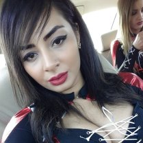 Cum arăta Naba Salem, ispita de la Insula Iubirii 2025, înainte de operațiile estetice. Imagini de dinainte să ajungă una dintre cele mai hot prezențe de la televizor. Și-a pus implant mamar