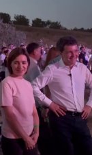 Nicușor Dan a renunțat la protocolul de la Cotroceni. A mers în drumeție cu copiii și a petrecut timp în natură cu familia, iar seara a participat la Festivalul Lupilor