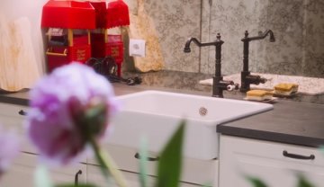 O nouă demonstrație de opulență, marca Selly! Cum arată noul lui apartament, recent renovat, într-una din zonele de lux ale capitalei. Vloggerul și iubita lui locuiesc în chirie