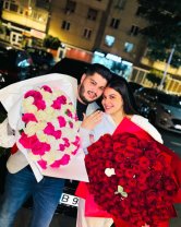 Noul iubit al lui Betty Salam i-a pus inelul pe deget, la o lună de când ea a divorțat. "Mulțumesc, iubirea mea". I-a făcut o surpriză de ziua ei