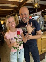 Mihai Mitoșeru și-a cerut iubita în căsătorie. "Viitoarea doamnă Mitoșeru". Cererea în căsătorie a avut loc într-un restaurant din Barcelona