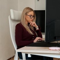 Cătălin Scărlătescu iubește din nou? Și-ar fi găsit o nouă iubită la scurt timp după ce au apărut zvonurile despărțirii de Doina Teodoru. Actuala este mai tânără cu aproape 10 ani decât fosta