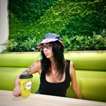 Ioana Popescu știa că va muri? Ultimul mesaj făcut public înainte să se stingă. Ajunsese de nerecunoscut din cauza bolilor. I-ar fi spus iubitului că va muri fără să afle cei din jur